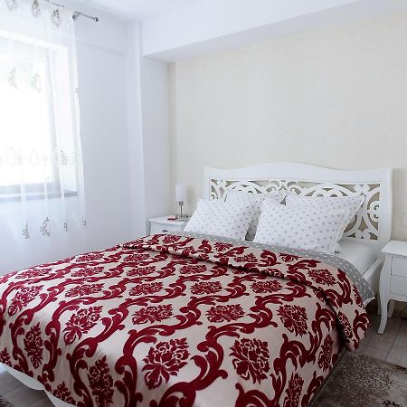 Carla'S Apartment, Airport & Train Station Shuttle ياش المظهر الخارجي الصورة