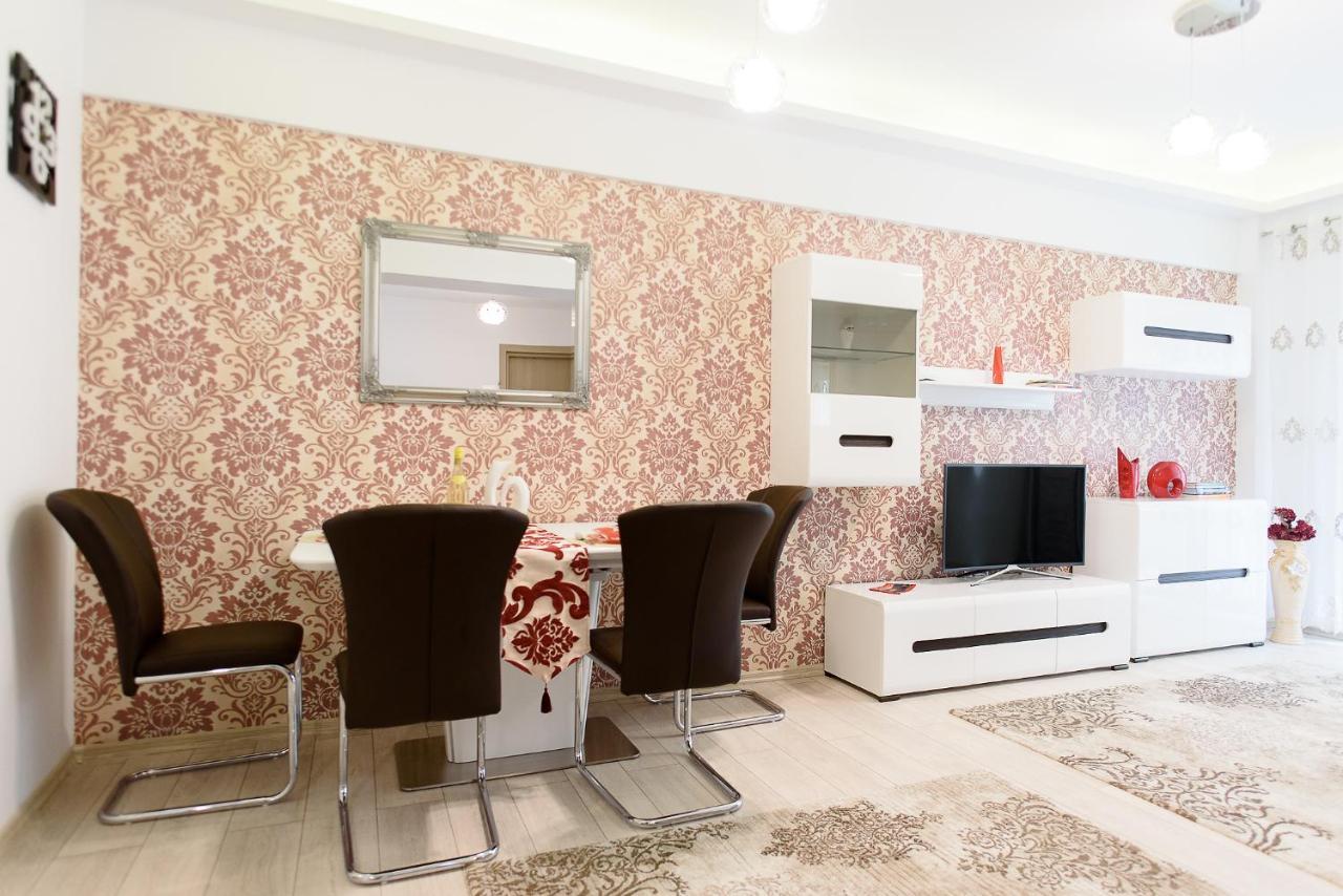 Carla'S Apartment, Airport & Train Station Shuttle ياش المظهر الخارجي الصورة