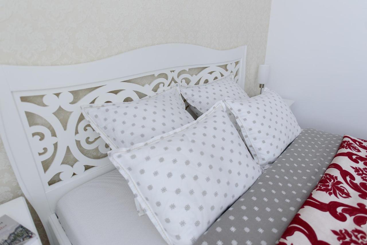 Carla'S Apartment, Airport & Train Station Shuttle ياش المظهر الخارجي الصورة
