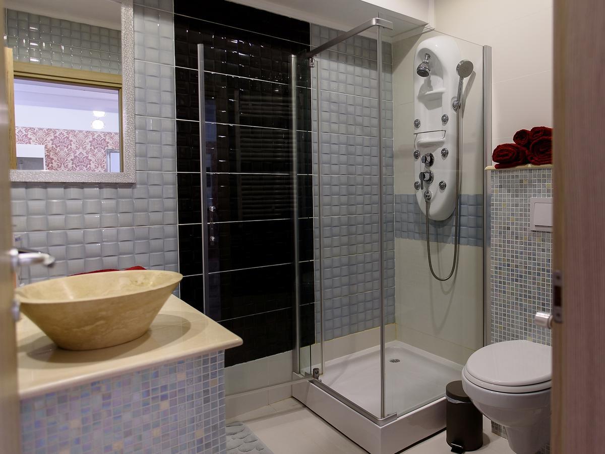 Carla'S Apartment, Airport & Train Station Shuttle ياش المظهر الخارجي الصورة