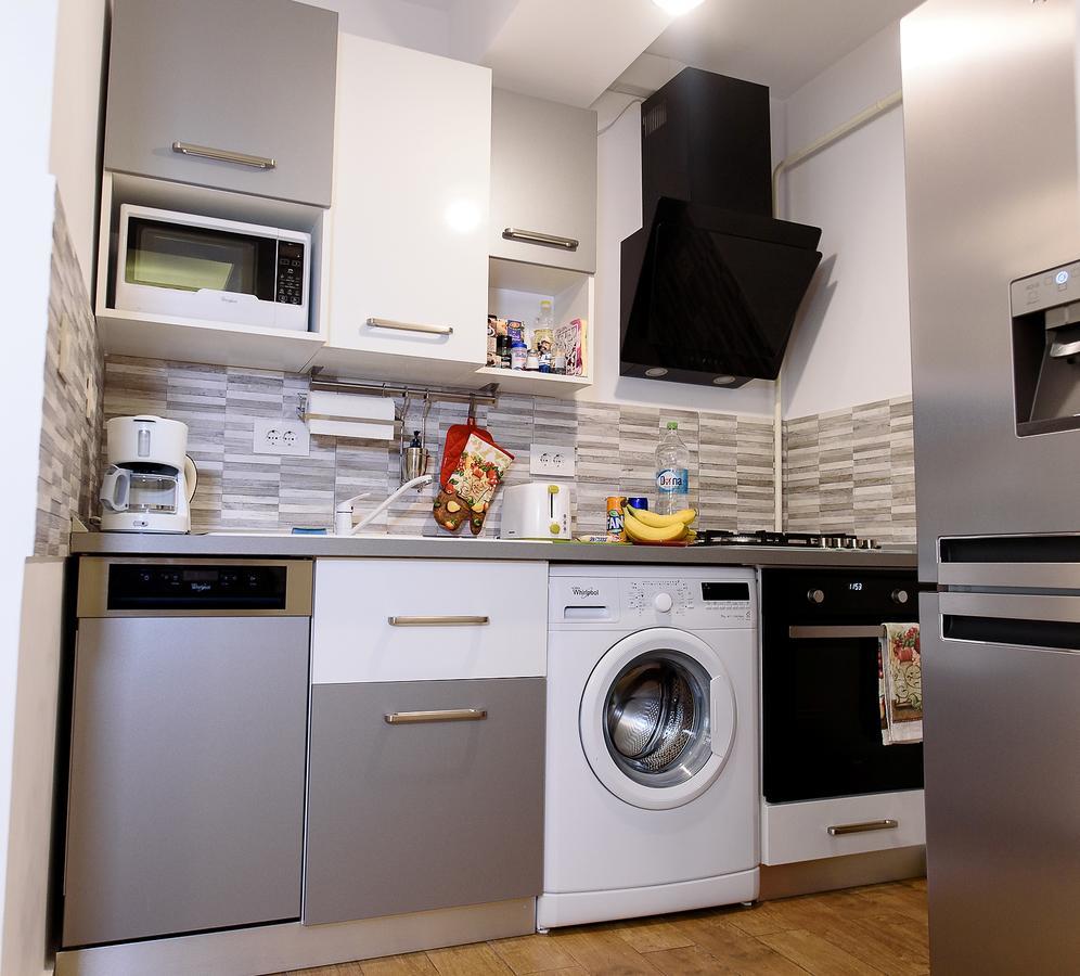 Carla'S Apartment, Airport & Train Station Shuttle ياش المظهر الخارجي الصورة