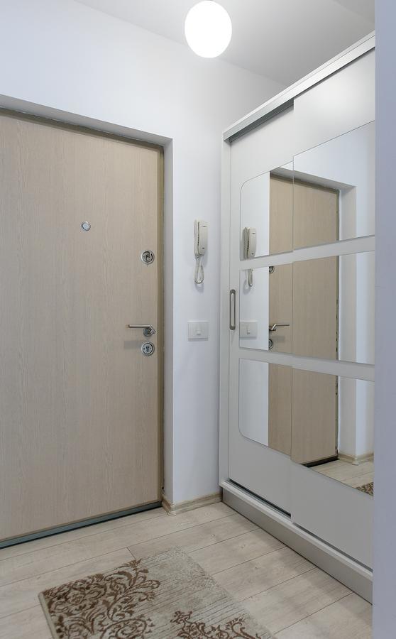 Carla'S Apartment, Airport & Train Station Shuttle ياش المظهر الخارجي الصورة